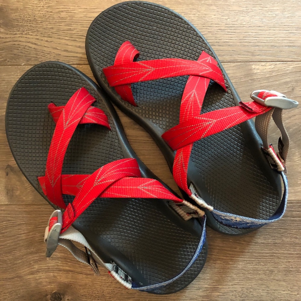 EUC Classic Z/2 Wide w/ Vibram Soles